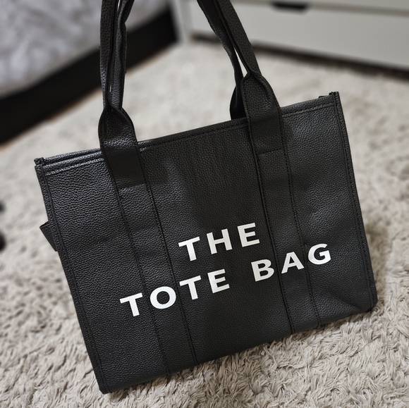 Handbags - The tote bag